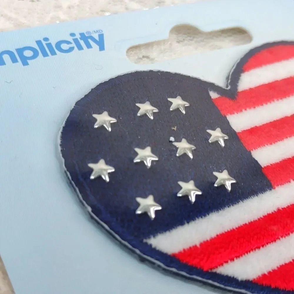 American Flag Heart Iron-On Embroidery Patch - Picture 7 of 9